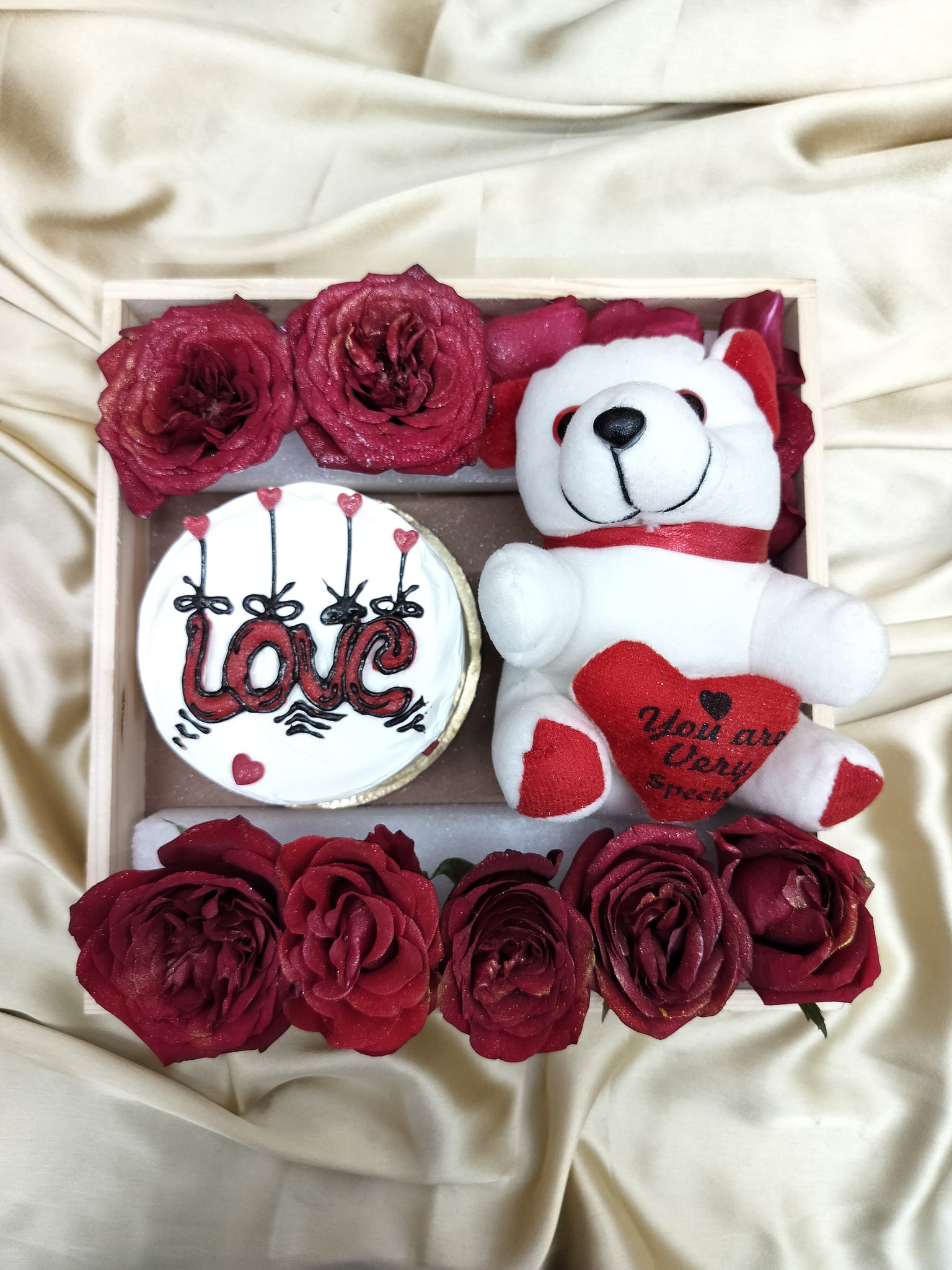 Valentine Special : Love Hamper